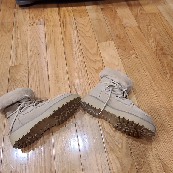 Cute & Like New! - Picture 2 of 16